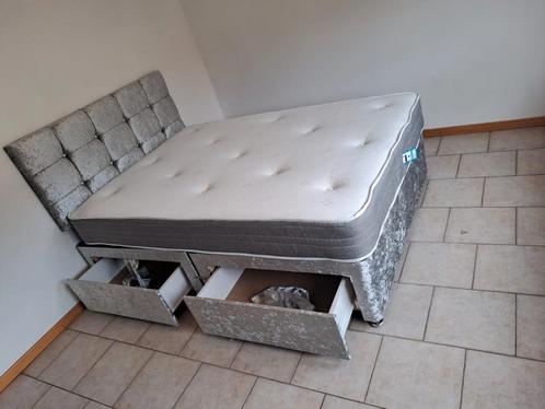 Bank met bedfunctie. Sectionele bank. Slaapbank., Huis en Inrichting, Slaapkamer | Beddengoed, Nieuw, Verzenden