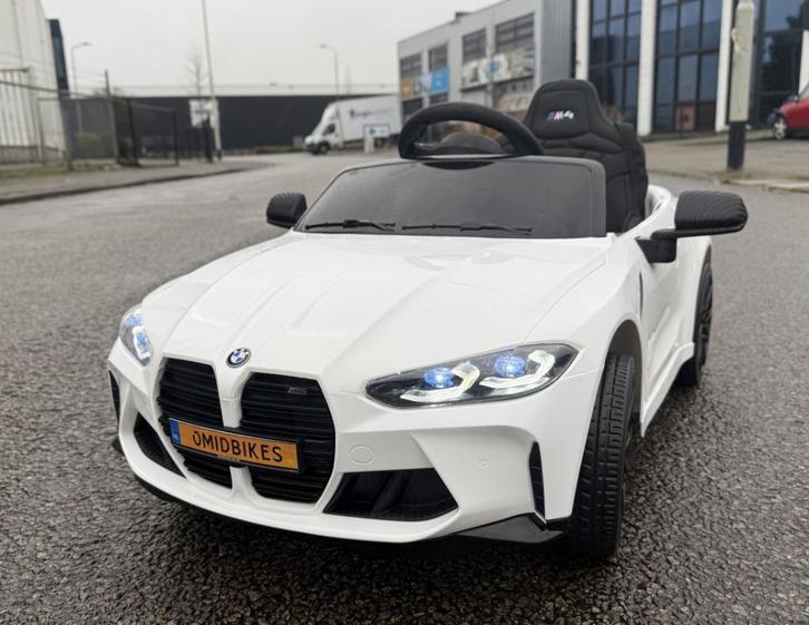 BMW M4 12v wit Afstands. - Bleutooth - Led - Leder - Rubb!, Kinderen en Baby's, Speelgoed | Buiten | Voertuigen en Loopfietsen