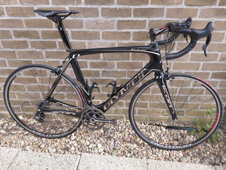 Ultrastrakke Full carbon Olympia Ikon Italiaanse racefiets., Fietsen en Brommers, Fietsen | Racefietsen, Zo goed als nieuw, Meer dan 20 versnellingen