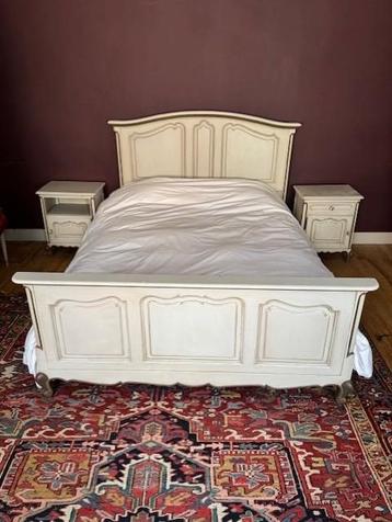 Bed beschikbaar voor biedingen