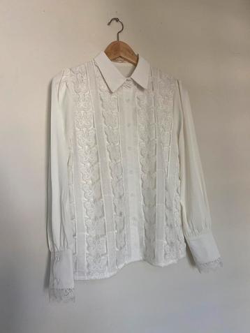 Mooie witte blouse kant beschikbaar voor biedingen