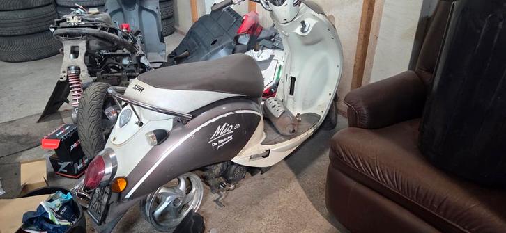 Sym Mio A voor onderdelen, Fietsen en Brommers, Scooters | Overige merken, Gebruikt, Klasse A (25 km/u), Benzine, Ophalen