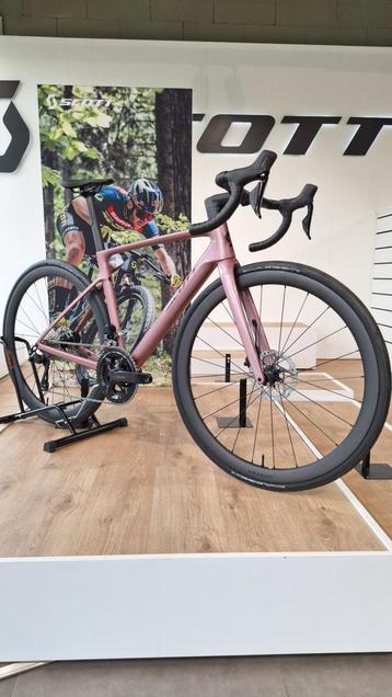 SCOTT ADDICT RC30 ROZE KLEIN beschikbaar voor biedingen