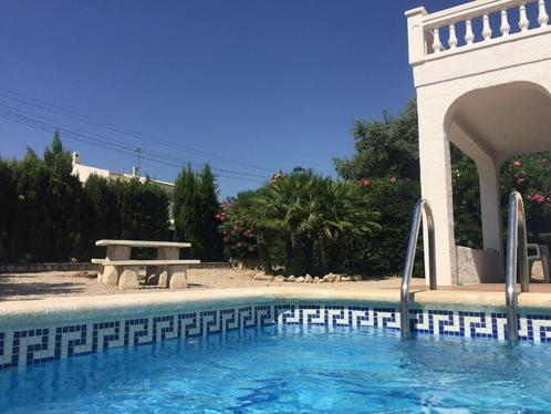 Location de maison de vacances avec piscine privée, Vacances, Maisons de vacances | Espagne, Costa Dorada, Maison de campagne ou Villa