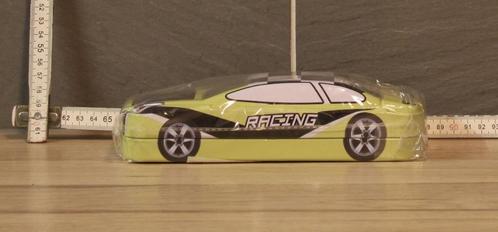 Pennendoos Racing auto nieuw in verpakking, Diversen, Schoolbenodigdheden, Nieuw, Ophalen of Verzenden