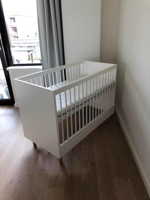 Petite Amelie – Babybed BOCCA incl Traumeland matras, Kinderen en Baby's, Kinderkamer | Bedden, Zo goed als nieuw, Minder dan 140 cm