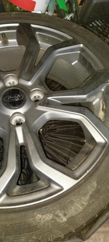 Jante 17  alu ford  350€ beschikbaar voor biedingen