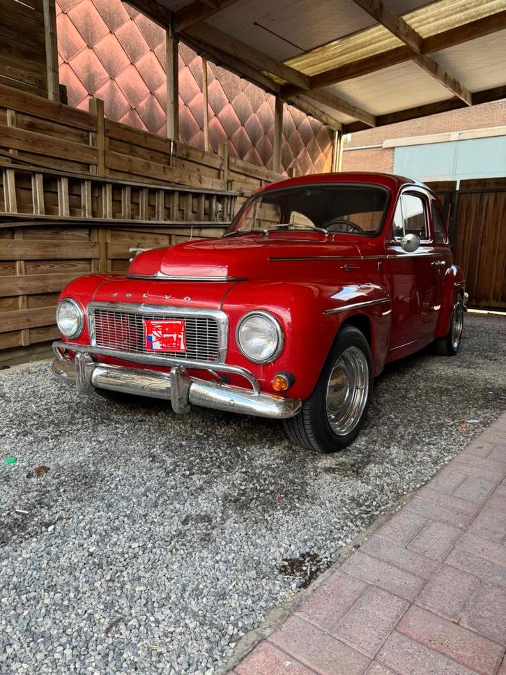 Volvo PV 544 Sport, Auto's, Oldtimers, Particulier, Volvo, Benzine, Coupé, 2 deurs, Handgeschakeld, Rood, Grijs, Stof, Achterwielaandrijving