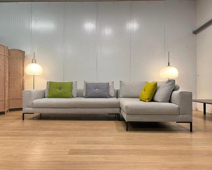 Nieuwstaat Design on Stock Aikon Lounge Hoekbank – NP €8.500, Huis en Inrichting, Zetels | Zetels, Zo goed als nieuw, Hoekbank