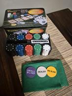 Boîte de poker avec 200 jetons
nouveau shaker de cartes dans, Enlèvement ou Envoi