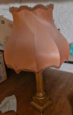 Lamp met roze kap, Ophalen