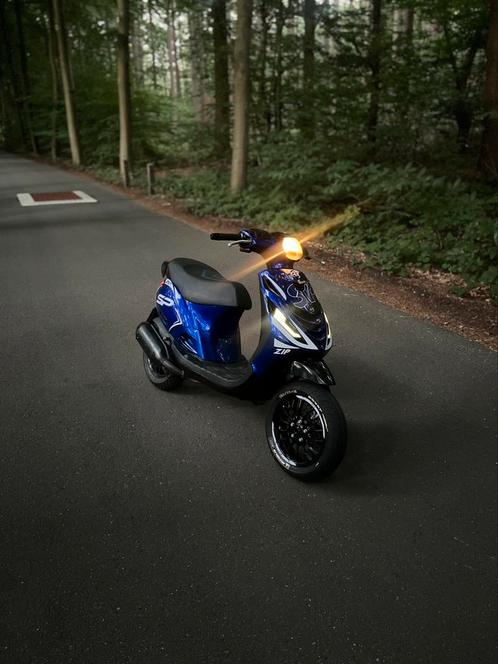 Piaggo zip 125cc b klasse runner blok ac, Fietsen en Brommers, Scooters | Piaggio, Nieuw, Zip, Klasse B (45 km/u), Benzine, Ophalen