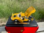 Ferrari 250 lemans burago 1965 geel in box nieuw, Hobby & Loisirs créatifs, Voitures miniatures | 1:24, Burago, Voiture, Enlèvement ou Envoi