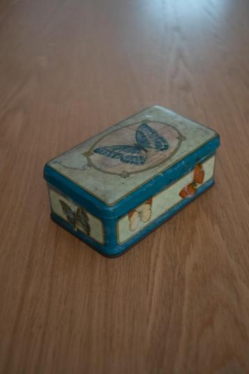 Vintage, Petite boite métallique papillon 