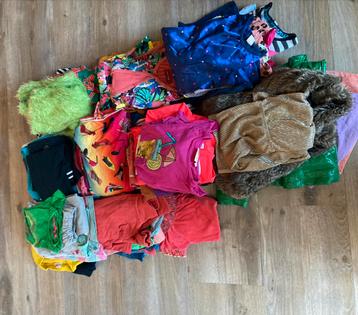 Pakket meisjes maat 110 beschikbaar voor biedingen