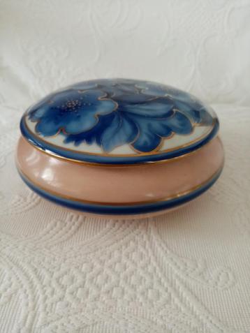 Boite à bijoux porcelaine/Limoges  by Camille Tharaud 1935s beschikbaar voor biedingen