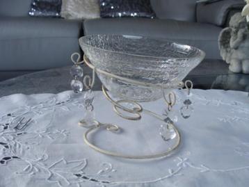 Vase  coupe en verre craquelé sur support en métal,  beschikbaar voor biedingen