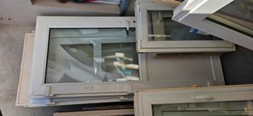 PVC deur + hoog openende spiegel beschikbaar voor biedingen