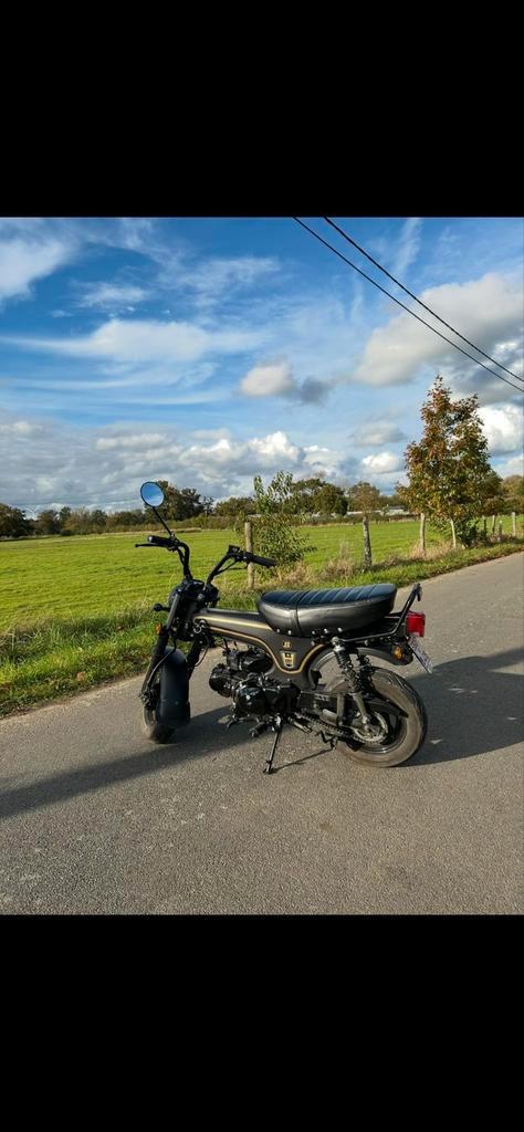 Dax bluroc, Fietsen en Brommers, Brommers | Overige merken, Zo goed als nieuw, Klasse B (45 km/u), Ophalen