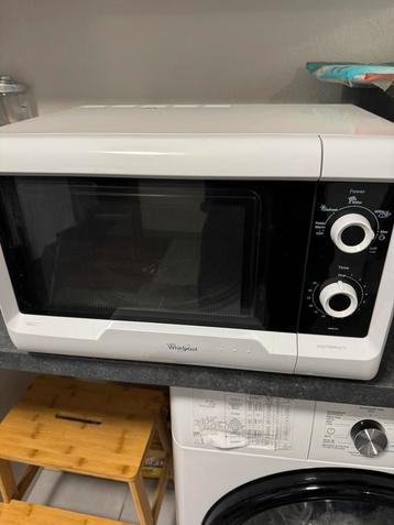 Four à micro-ondes posable Whirlpool MWD 320 WH beschikbaar voor biedingen