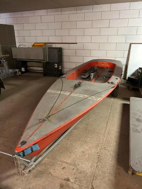 Contender met nieuwe strand- en wegtrailer, Watersport en Boten, Open zeilboten, Gebruikt, Overige typen, 3 tot 6 meter, Polyester
