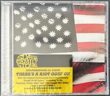 SLY & FAMILY STONE - There's a riot going on ( CD ) beschikbaar voor biedingen