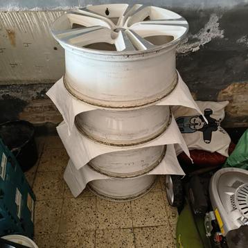 4 Witte velgen voor een Seat Leon beschikbaar voor biedingen