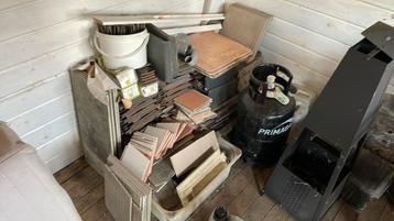 Tegels verschillende beschikbaar voor biedingen