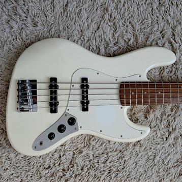 Squier Affinity Jazz Bass V 5-String Olympic White