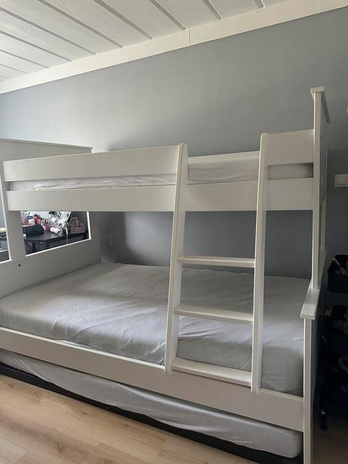 Oscar kids Stapelbed 4- personen + matrassen, Huis en Inrichting, Slaapkamer | Stapelbedden en Hoogslapers, Gebruikt, Stapelbed