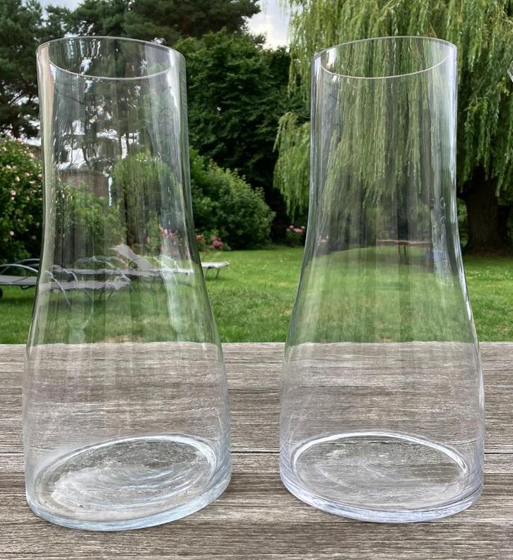 2 grote zware vazen gemaakt van dik glas, Huis en Inrichting, Woonaccessoires | Vazen, Glas, Ophalen