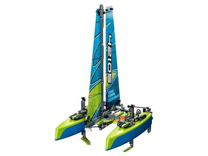 LEGO TECHNIC 42105 - De catamaran, Kinderen en Baby's, Speelgoed | Duplo en Lego, Zo goed als nieuw, Lego, Complete set, Ophalen of Verzenden