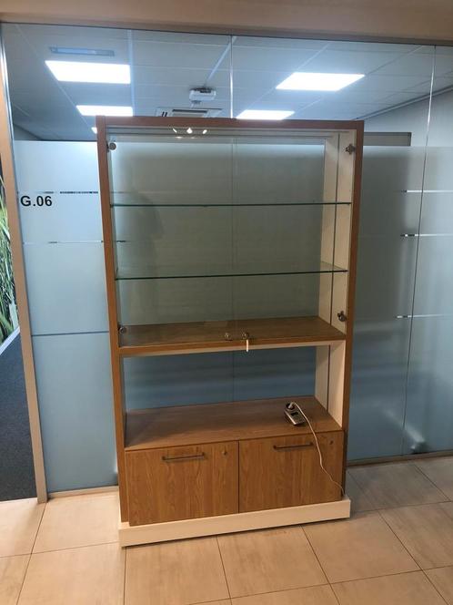 Zeer stevige en robuuste vitrinekast, Huis en Inrichting, Kasten | Vitrinekasten, Zo goed als nieuw, 200 cm of meer, 100 tot 150 cm