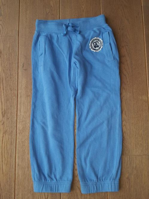 Warme blauwe joggingbroek maat 122 / 128, Enfants & Bébés, Vêtements enfant | Taille 122, Comme neuf, Garçon ou Fille, Vêtements de sport ou Maillots de bain