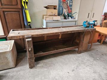 Te koop oude houten werkbank met elektrische slijpsteen 
