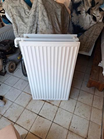 Witte 3wandige radiator beschikbaar voor biedingen