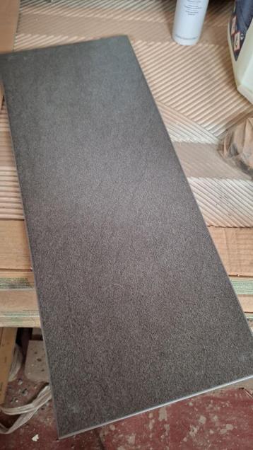 78,6 m2 grijze keramische tegels Gresol 20 x 50 cm