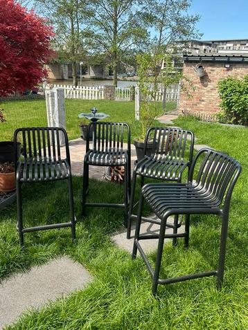 4 chaises hautes de jardin (Oh Green)