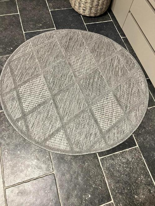 Binnen/buiten tapijt rond 120cm grijs, Huis en Inrichting, Stoffering | Tapijten en Vloerkleden, Zo goed als nieuw, 100 tot 150 cm