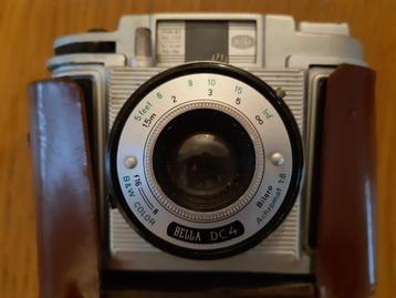 Vintage Bilora Bella DC4 camera met lederen cameratas