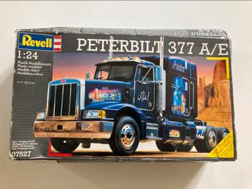 REVELL PETERBILT 377 MODELTRUCK IN VOLLE DOOS beschikbaar voor biedingen