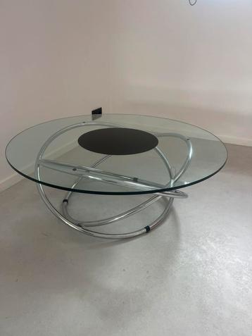 Minimalistische glazen swirl salontafel met chrome onderstel beschikbaar voor biedingen