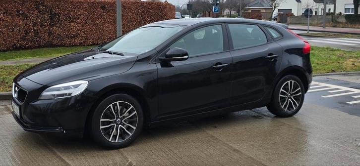 Volvo V40 automatique, Autos, Volvo, Entreprise, V40, ABS, Phares directionnels, Régulateur de distance, Airbags, Air conditionné