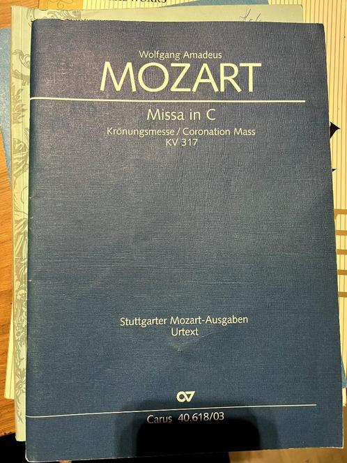 Mozart koor partituur Kroningsmesse en Requiem, Musique & Instruments, Partitions, Utilisé, Autres genres, Classique, Chœur, Enlèvement ou Envoi