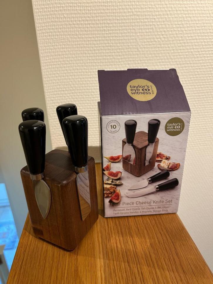 4-delige set Kaasmessen van Taylor's Eye Witness, Huis en Inrichting, Keuken | Bestek, Nieuw, Los bestek, Overige materialen, Vaatwasserbestendig