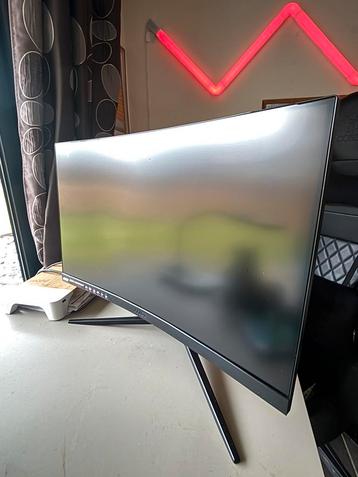 MSI Optix MAG241CV Écran Gaming Incurvé 23.6 beschikbaar voor biedingen