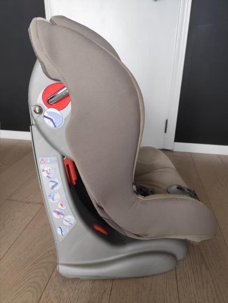 Chicco babyzitje 9-18 kg, Kinderen en Baby's, Autostoeltjes, Gebruikt, Chicco, 9 t/m 18 kg, Autogordel of Isofix, Ophalen