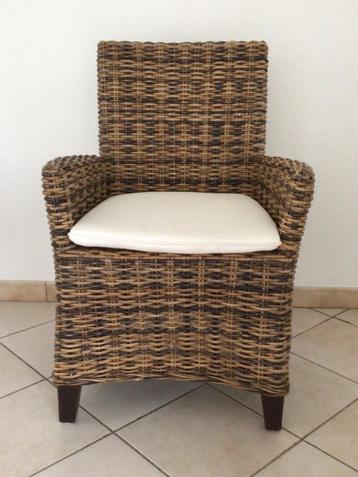 2 bijzetzetels  beschikbaar voor biedingen