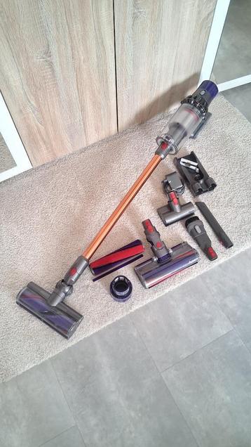 Dyson V10 compleet als nieuw! beschikbaar voor biedingen