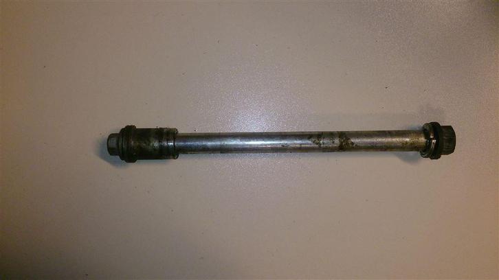 Kawasaki Z250 vooras Z250A Z250B wielas velgas front axle, Motoren, Onderdelen | Kawasaki, Gebruikt, Ophalen of Verzenden